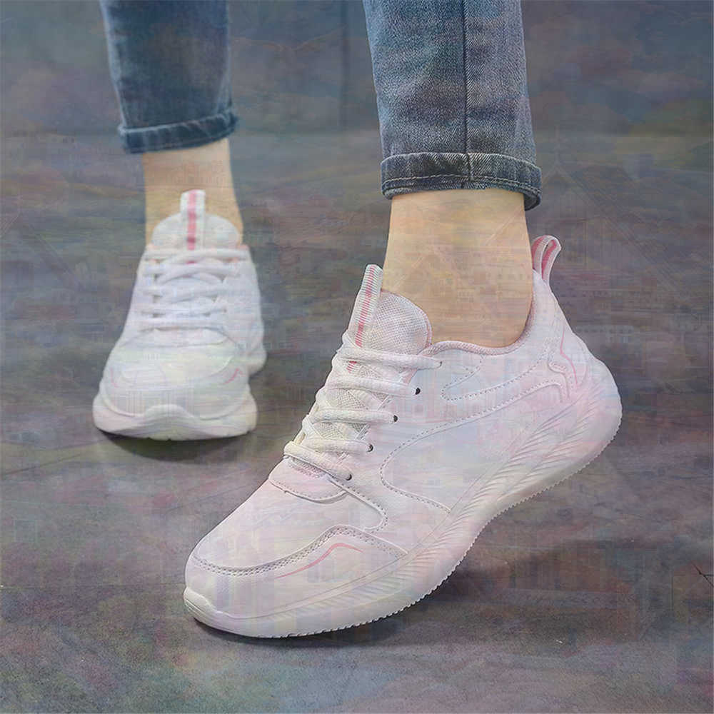 Luxury Lifestyle Grooming Lounge - Size 44 Low Retro Shoes Man