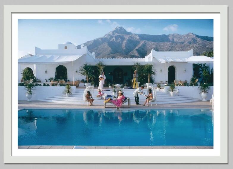 Retro Poolside Host Luxury Lif - Luxury Lifestyle Picture recensie en prijs